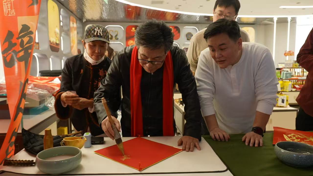 b690d84ce10640e98be219fe2b04572f.jpg b690d84ce10640e98be219fe2b04572f.jpg