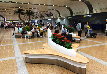 金秋美景多 巧手扮国门