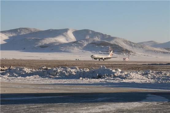 霍林河机场试飞成功
