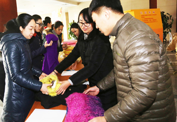 首都机场青年志愿者协会开展“暖冬关爱季”捐衣活动