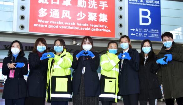 “铿锵玫瑰”绽放国门