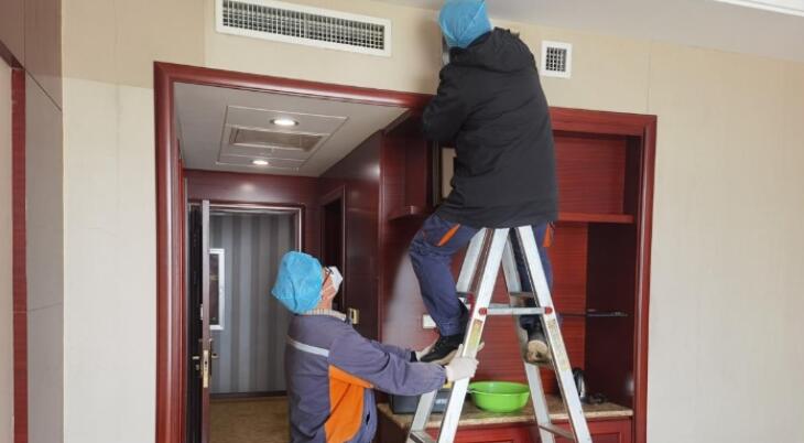 冲在“疫”线  24小时在线