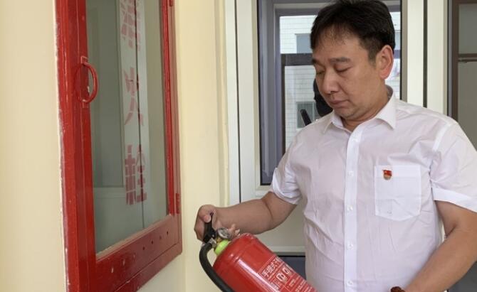 做狠抓落实的“实干家”