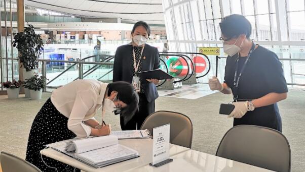 以敬畏之心守好“防疫责任田”