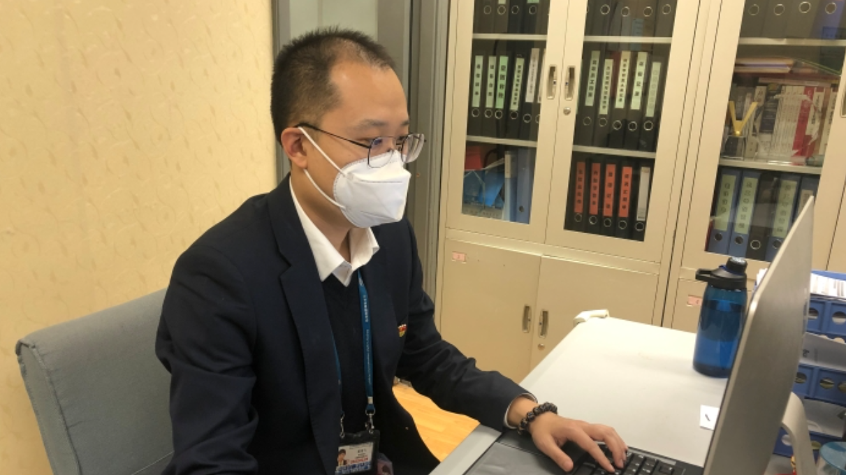 努力成为一束光