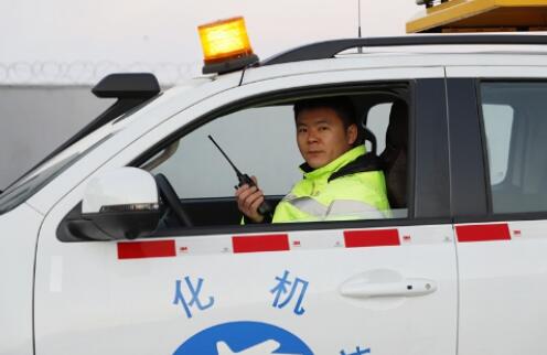 在平凡中奋进 在付出中担当