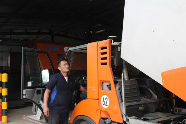 朱华北：在飞行区抒写民航梦的创新达人