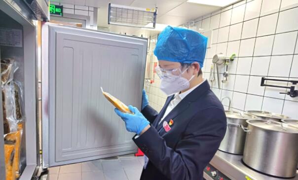 做守护舌尖安全的铿锵玫瑰