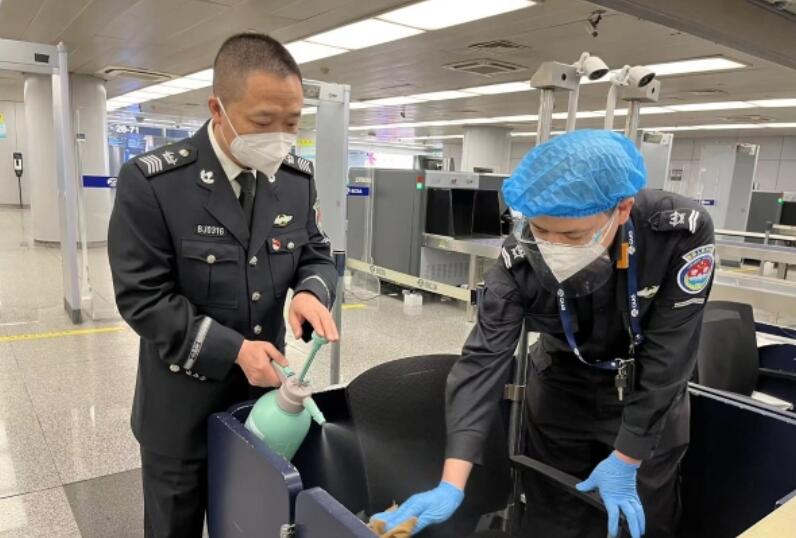 寻访国门之星|李智：疫情防控冲锋在前，忠诚执着守牢初心