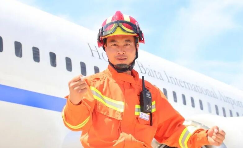 最美国门人|皇甫玉玺：在广阔舞台上唱响梦想之歌