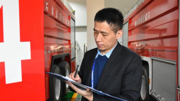 最美国门人|李学睿：“学”无止境 “睿”毅有为