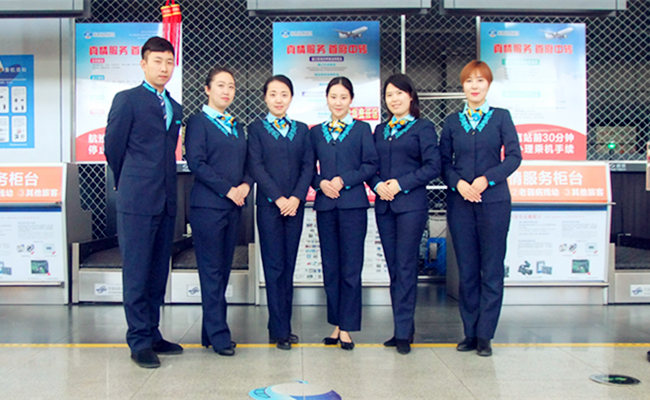 新锐之翼集体照一 (2)_副本.jpg