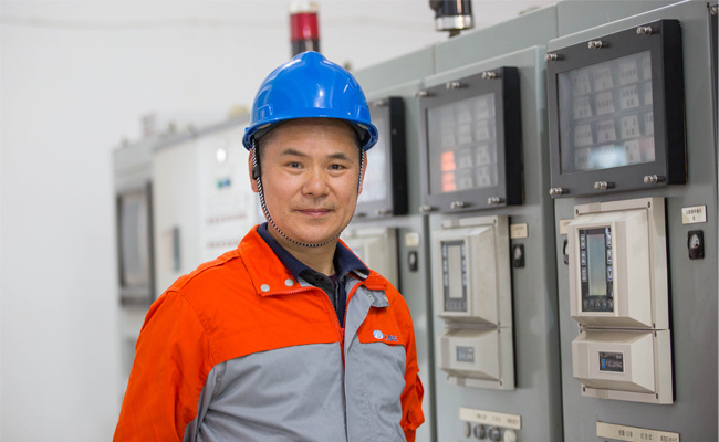 朱建辉 上网_副本.jpg