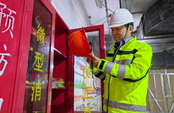 李增清: 精益求精筑机场 薪火传承淬匠心