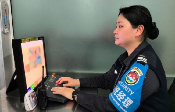 胡燕：深耕一线二十载  “空港卫士”勇担当