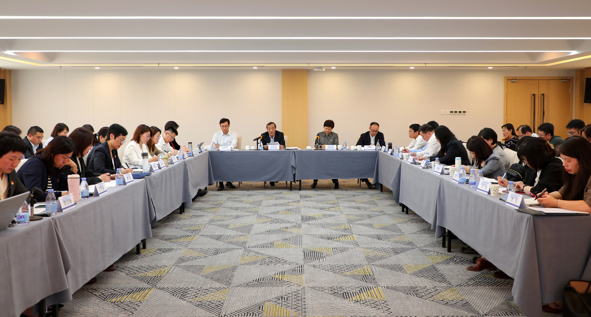 首都机场集团党委举办党群工作部部长培训班