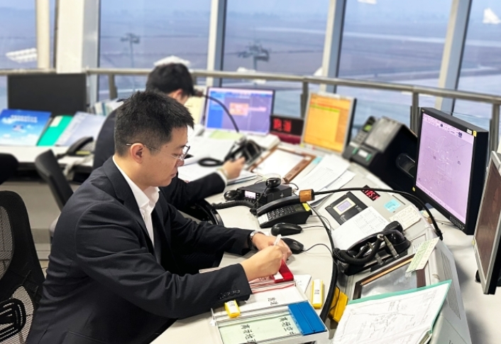 守望云端青年志  意在长空牧群星