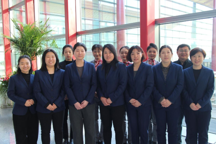 捷运之心班组：巾帼闪耀捷运线  服务铸就国门风