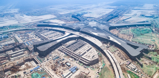 60-1北京新机场工作区高架桥主体结构全线贯通.jpg