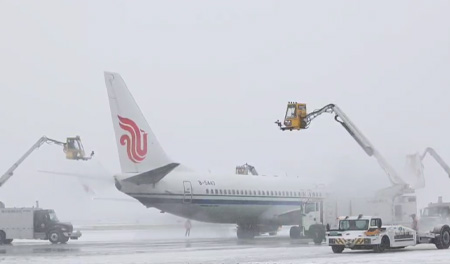 哈尔滨机场：战冰雪 保畅通 护航旅客出行路