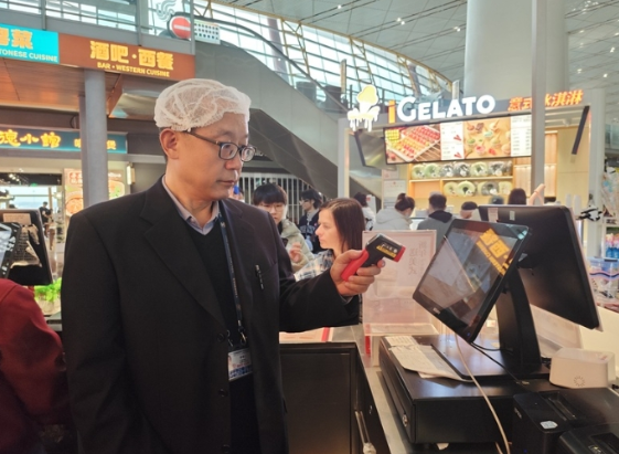 餐饮公司柳季江：首都机场餐饮商圈夜巡灯火里的坚守
